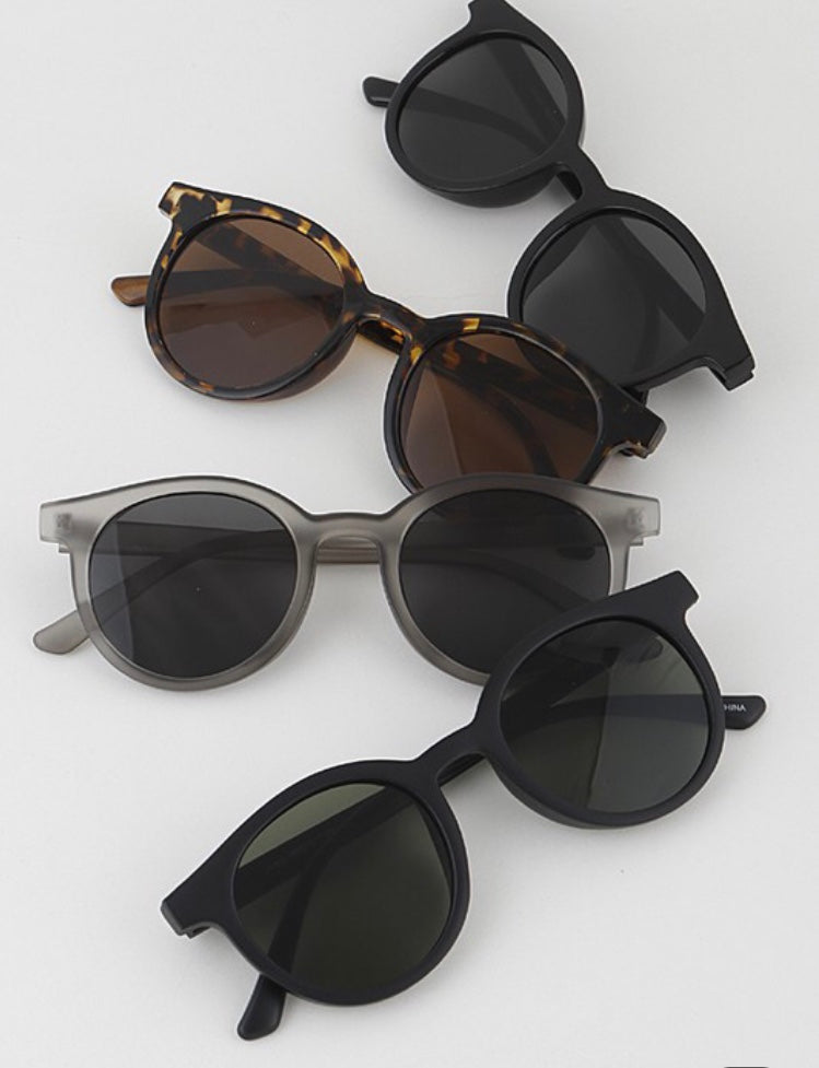 Classic Vibes Sunglasses - MNR Beauty Boutique