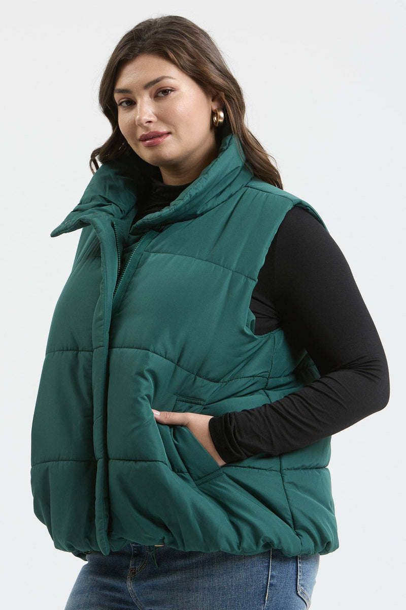 Curvy Solid Zip Up Puffer Vest | Black