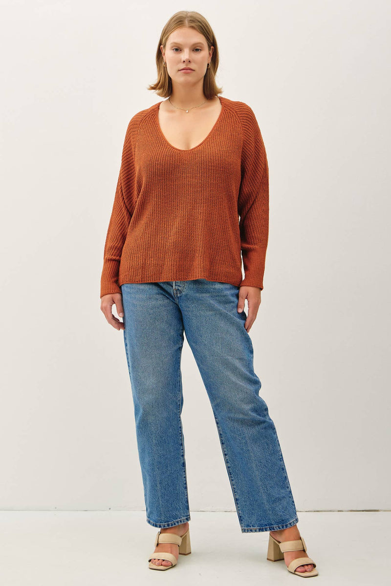 The Curvy Move Slow Sweater | Rust