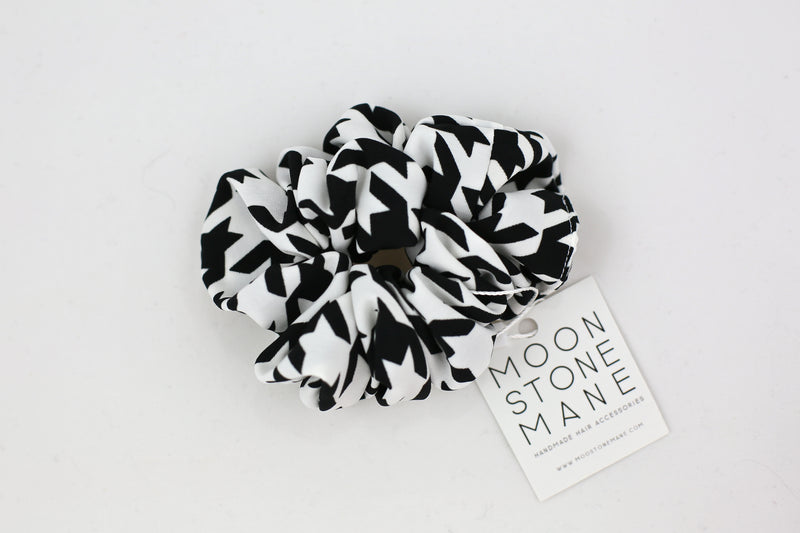 Black & White Scrunchie - MNR Beauty Boutique